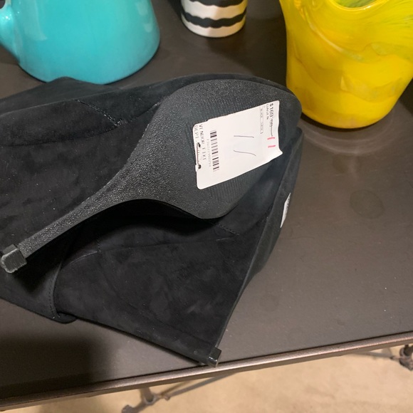 Enzo Angiolini Eadagene Black Suede Booties - Picture 5 of 12